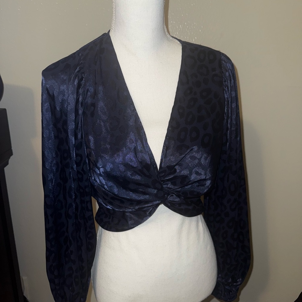 Elegant Navy Leopard Print Crop Top